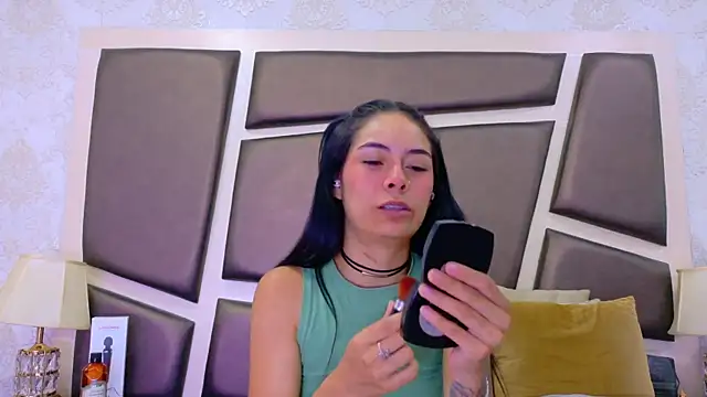Snapshot of NicoleEsposito chatting on June 2026 01:00:02 PM NicoleEsposito online show from June 2026 01:00:02 PM