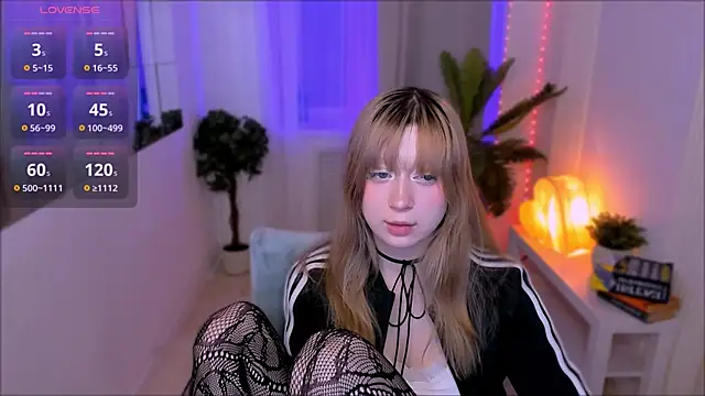 SaintGirl online show from March 2025 06:40:02 PM
