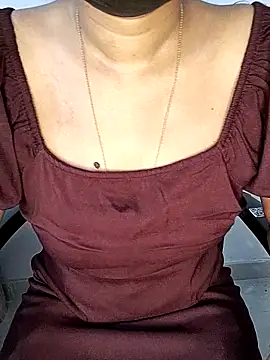 Snapshot of Ms_Neera chatting on February 2025 02:06:02 PM Ms Neera online show from February 2025 02:06:02 PM