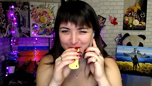 Darina M  online show from December 2025 08:23:01 AM