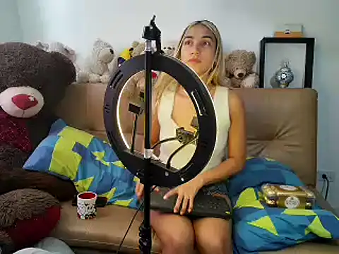 mandy berrys online show from February 2025 07:00:01 PM