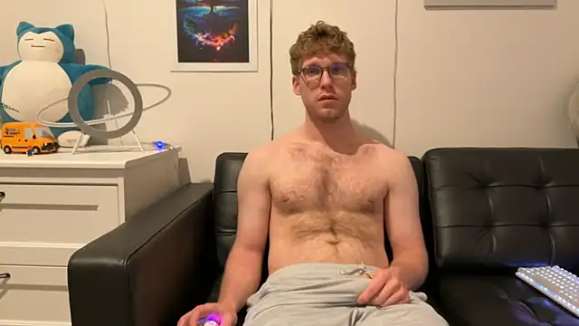 BlueEyedTallGuy94 online show from December 2024 07:20:01 AM