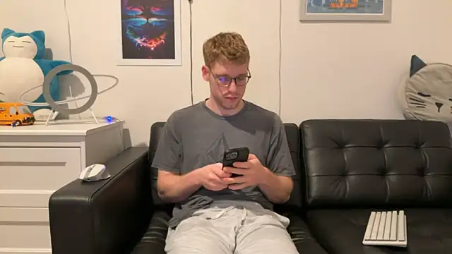 BlueEyedTallGuy94 online show from December 2024 04:23:02 AM