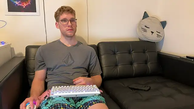 BlueEyedTallGuy94 online show from December 2024 06:11:01 AM