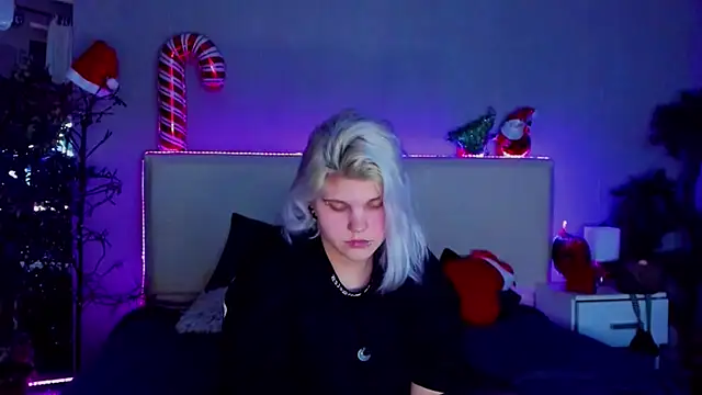 JoannLowe online show from January 2025 08:43:01 PM