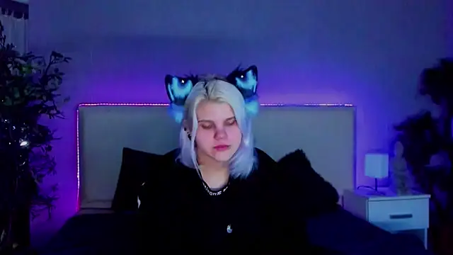 JoannLowe online show from January 2025 08:00:02 PM