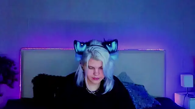 JoannLowe online show from February 2025 08:31:01 PM