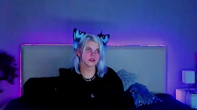 JoannLowe online show from February 2025 11:33:02 PM