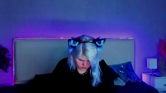 JoannLowe online show from February 2025 11:52:02 PM