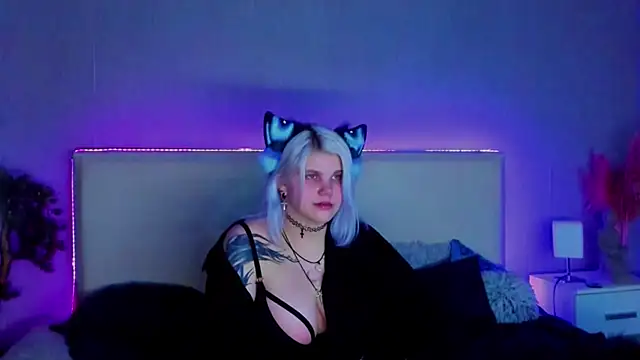 JoannLowe online show from February 2025 02:51:02 AM