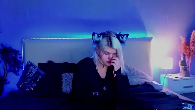 JoannLowe online show from March 2025 09:05:02 PM