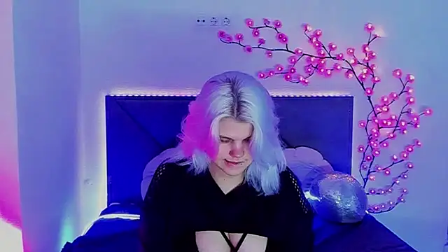 JoannLowe online show from March 2026 08:26:01 PM