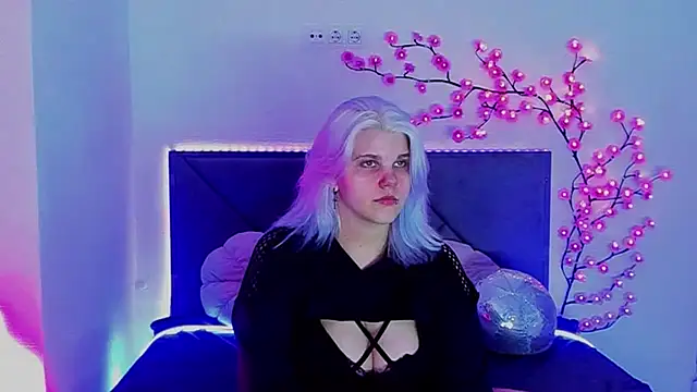 JoannLowe online show from April 2026 06:35:01 PM