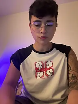 Snapshot of Ashley_Chriss chatting on February 2025 12:19:02 AM Ashley Chriss online show from February 2025 12:19:02 AM