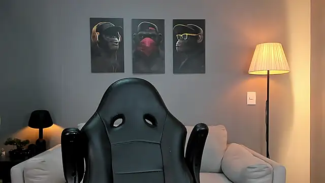 Snapshot of ApoloMakris chatting on November 2025 05:12:01 PM ApoloMakris online show from November 2025 05:12:01 PM