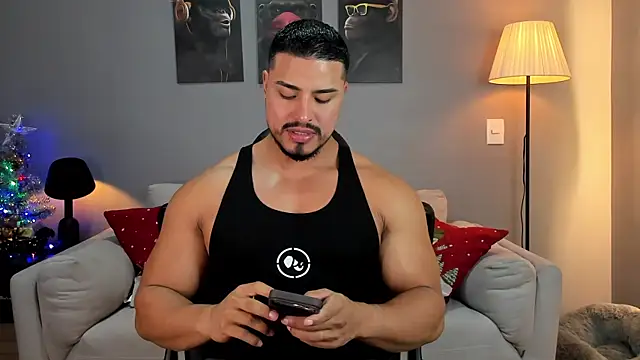 Snapshot of ApoloMakris chatting on December 2025 08:27:01 PM ApoloMakris online show from December 2025 08:27:01 PM