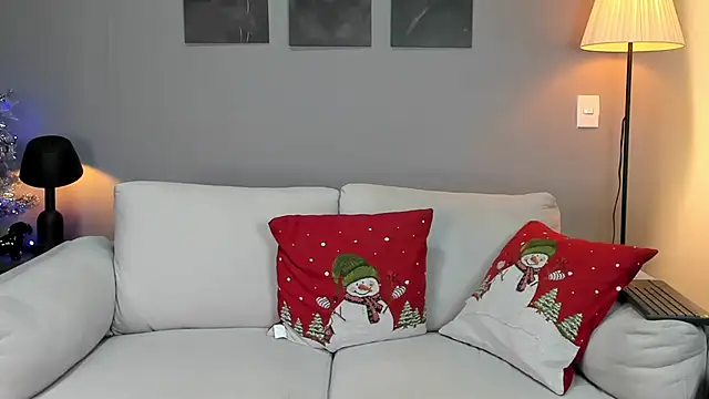 Snapshot of ApoloMakris chatting on December 2025 09:09:01 PM ApoloMakris online show from December 2025 09:09:01 PM