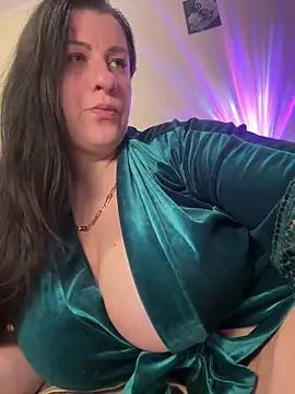 Snapshot of Evelinia chatting on November 2025 03:23:02 PM Evelinia online show from November 2025 03:23:02 PM