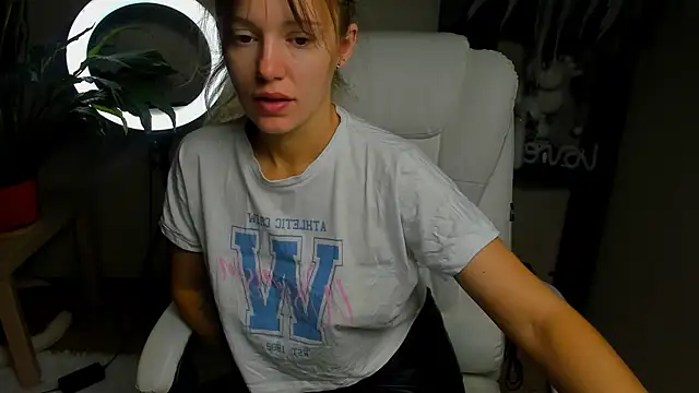 foxy blond online show from October 2025 12:18:01 AM