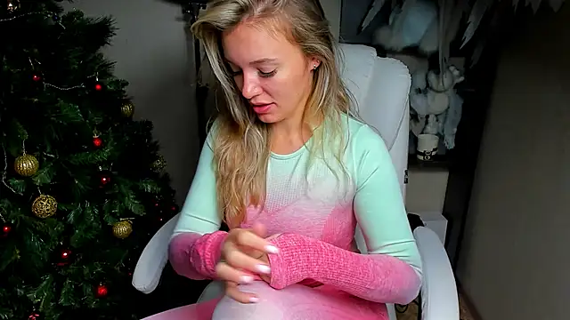 foxy blond online show from December 2025 12:31:02 AM