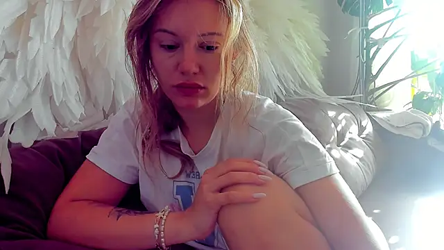 foxy blond online show from June 2026 12:34:02 AM