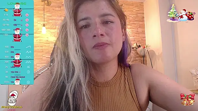 Snapshot of Valerie_b chatting on January 2025 01:45:02 AM Valerie b online show from January 2025 01:45:02 AM