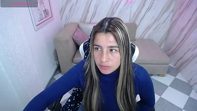 Snapshot of Valerie_b chatting on January 2025 03:02:01 AM Valerie b online show from January 2025 03:02:01 AM