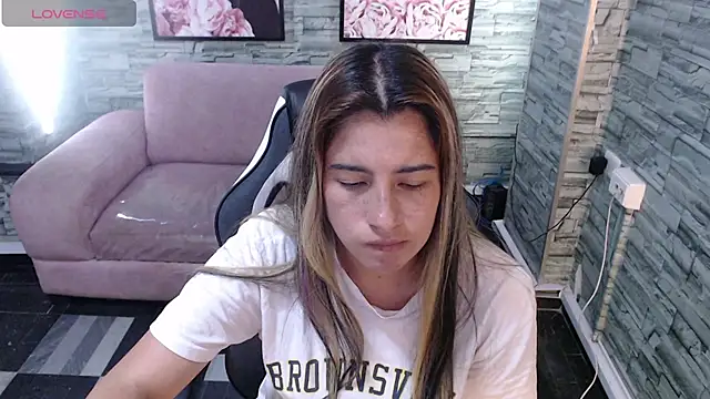 Snapshot of Valerie_b chatting on February 2025 06:45:02 AM Valerie b online show from February 2025 06:45:02 AM