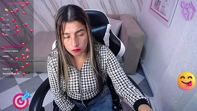 Snapshot of Valerie_b chatting on March 2025 11:03:01 AM Valerie b online show from March 2025 11:03:01 AM