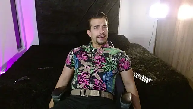 Snapshot of Ian_Daviz chatting on July 2026 10:01:02 PM Ian Daviz online show from July 2026 10:01:02 PM