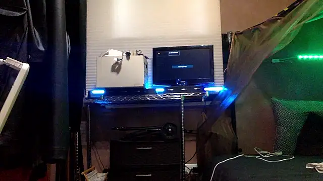 Snapshot of JdLove1 chatting on December 2024 04:09:01 PM JdLove1 online show from December 2024 04:09:01 PM