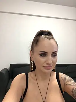 madonnaaaa online show from November 2025 06:29:01 PM