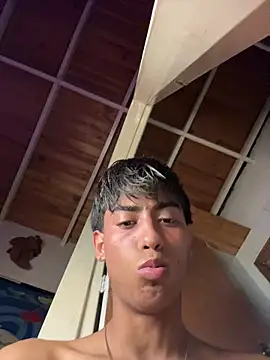 Mauuu18 online show from May 2026 12:07:01 AM