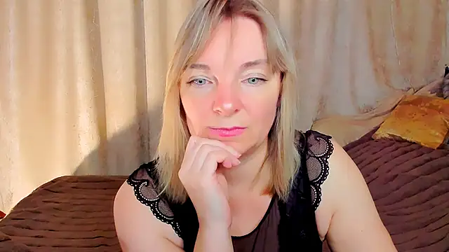 Regina  blue online show from November 2025 09:50:02 PM