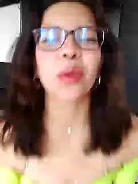 Snapshot of Scarlett-Smithh chatting on January 2025 07:48:02 PM Scarlett-Smithh online show from January 2025 07:48:02 PM