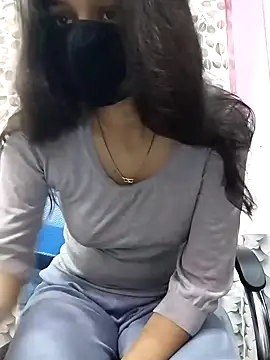 Snapshot of Kashish_18 chatting on January 2025 06:03:02 AM Kashish 18 online show from January 2025 06:03:02 AM