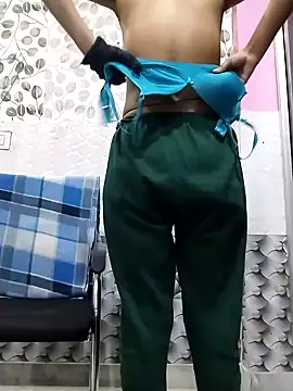 Snapshot of Kashish_18 chatting on January 2025 09:45:02 AM Kashish 18 online show from January 2025 09:45:02 AM