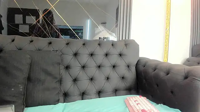 EvaaLovia1 online show from February 2026 01:05:02 PM