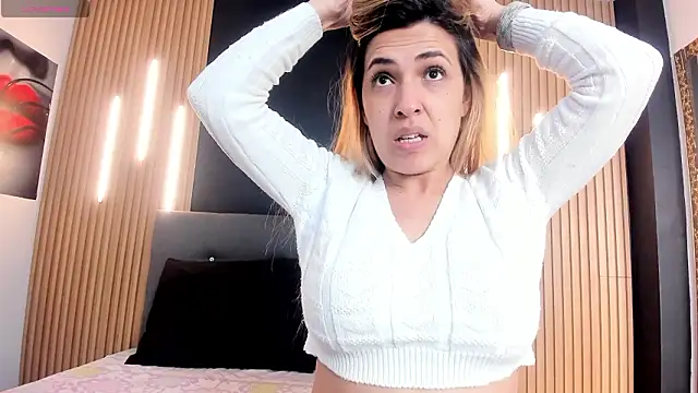 EvaaLovia1 online show from March 2026 01:18:01 PM