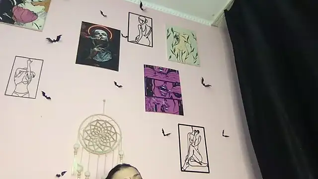 MoonAgnes online show from January 2025 12:58:01 PM