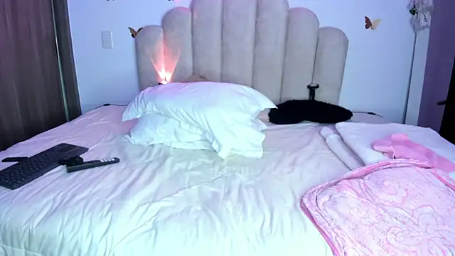 NaomiAsha online show from October 2025 11:23:01 PM