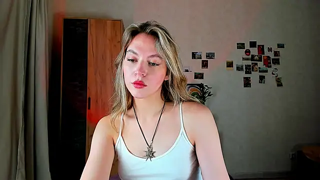 Snapshot of Niky__Jess chatting on December 2024 08:34:02 AM Niky Jess online show from December 2024 08:34:02 AM