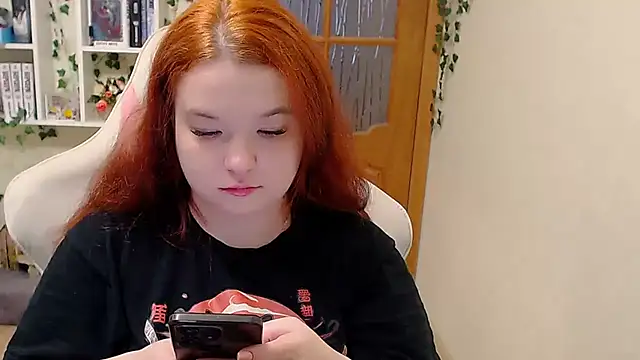 Snapshot of HaleyRoute chatting on October 2025 12:02:01 PM HaleyRoute online show from October 2025 12:02:01 PM