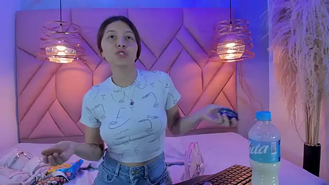 AngelaaCute  online show from February 2025 12:05:02 PM