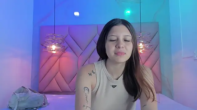 Snapshot of AngelaaCute_ chatting on June 2026 12:15:02 PM AngelaaCute online show from June 2026 12:15:02 PM