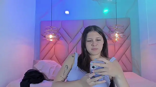 Snapshot of AngelaaCute_ chatting on June 2026 12:02:01 PM AngelaaCute online show from June 2026 12:02:01 PM