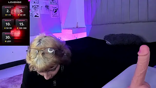 Snapshot of SukiFuyu_ chatting on December 2024 12:30:01 PM SukiFuyu online show from December 2024 12:30:01 PM