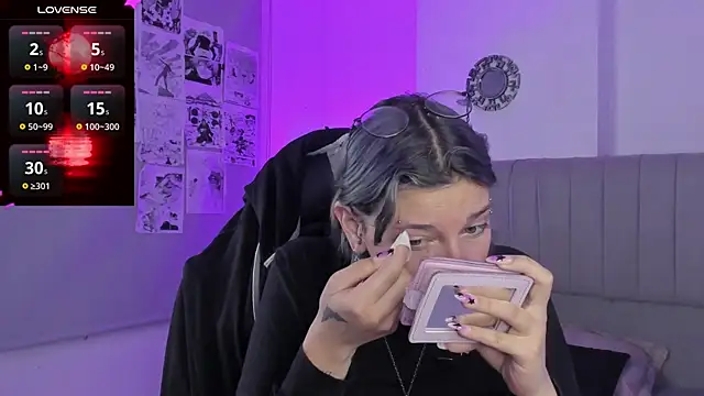 Snapshot of SukiFuyu_ chatting on March 2025 12:18:02 PM SukiFuyu online show from March 2025 12:18:02 PM