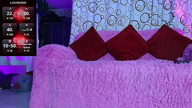 Snapshot of SukiFuyu_ chatting on September 2025 11:43:02 AM SukiFuyu online show from September 2025 11:43:02 AM