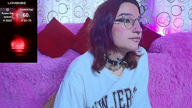 SukiFuyu  online show from December 2025 09:20:02 PM